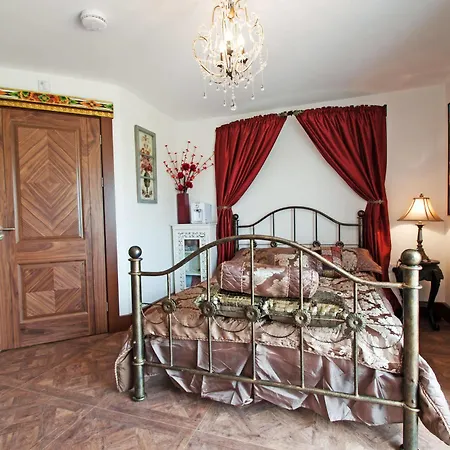Llamas Pyjamas Bed & Breakfast 5*